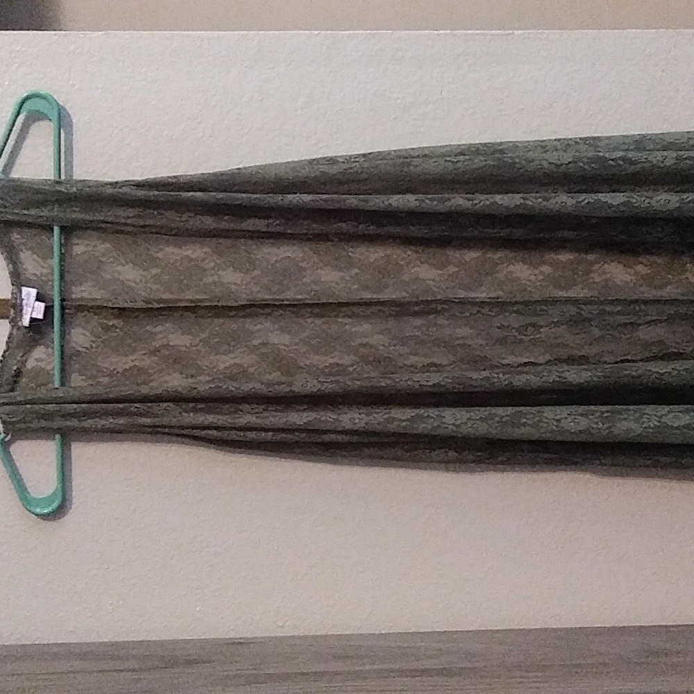 LULAROE MAXI SLEEVELESS KIMONO.NEW WITHOUT TAGS BEAUTIFUL GREEN COLOR XS